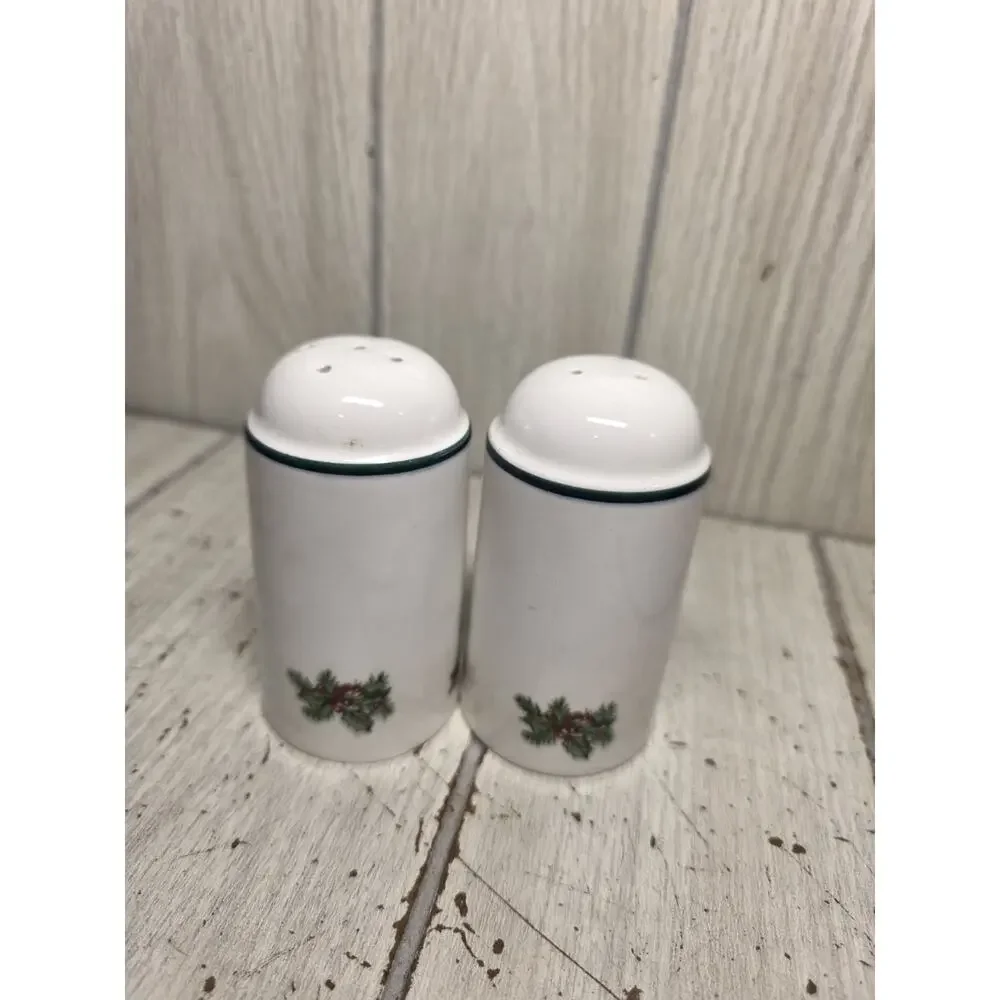 Vtg Victorian Christmas Holly Bells Salt & Pepper Shakers England Holiday READ